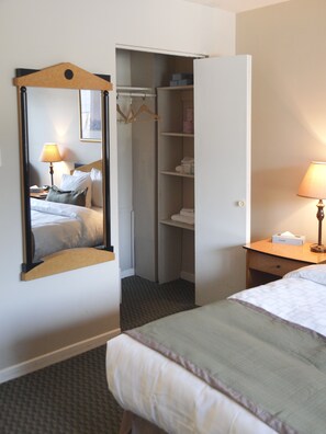 Unclassified image, 3 of 85, button - Beausejour Hôtel Appartements (Dorval)