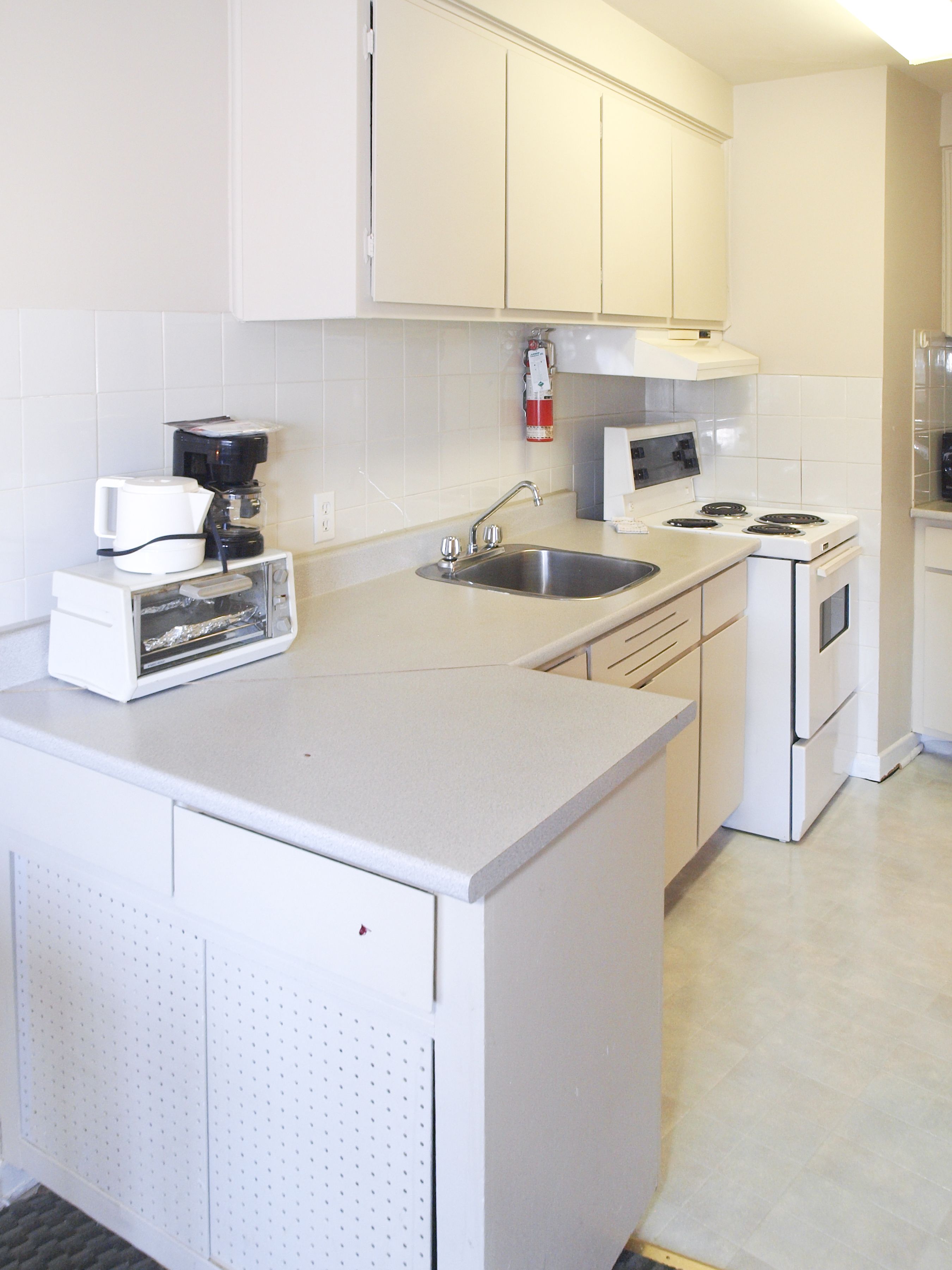 studio, 1 queen bed | private kitchen | fridge, microwave, coffee/tea maker, cookware/dishes/utensils