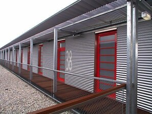 المنشأة من الخارج