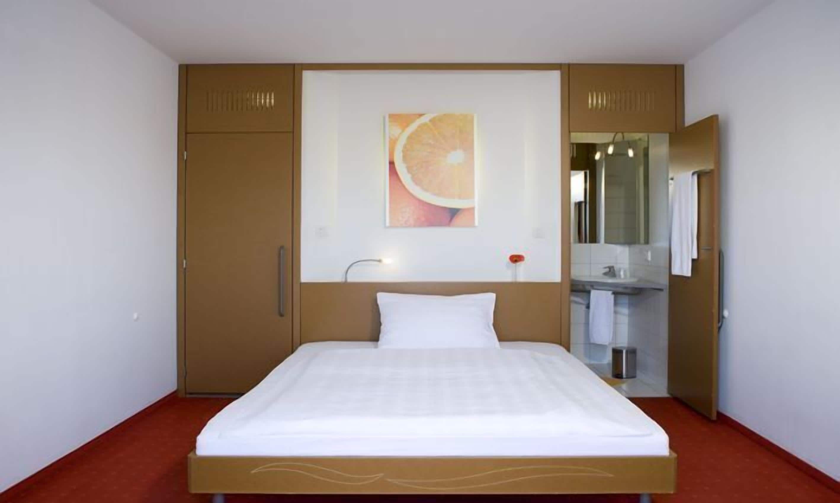 Standard Double Room Single Use | Free cots/infant beds, rollaway beds, free WiFi, bed sheets