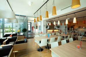 Restaurant - Hotel Orange Wings Wiener Neustadt (Wiener Neustadt)