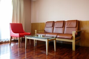 Executive Deluxe Room (Tower B) | Skrivebord, ekstrasenger (mot et tillegg), wi-fi (inkludert) og sengetøy