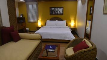 Family Room | Minibar, in-room safe, iron/ironing board, free WiFi