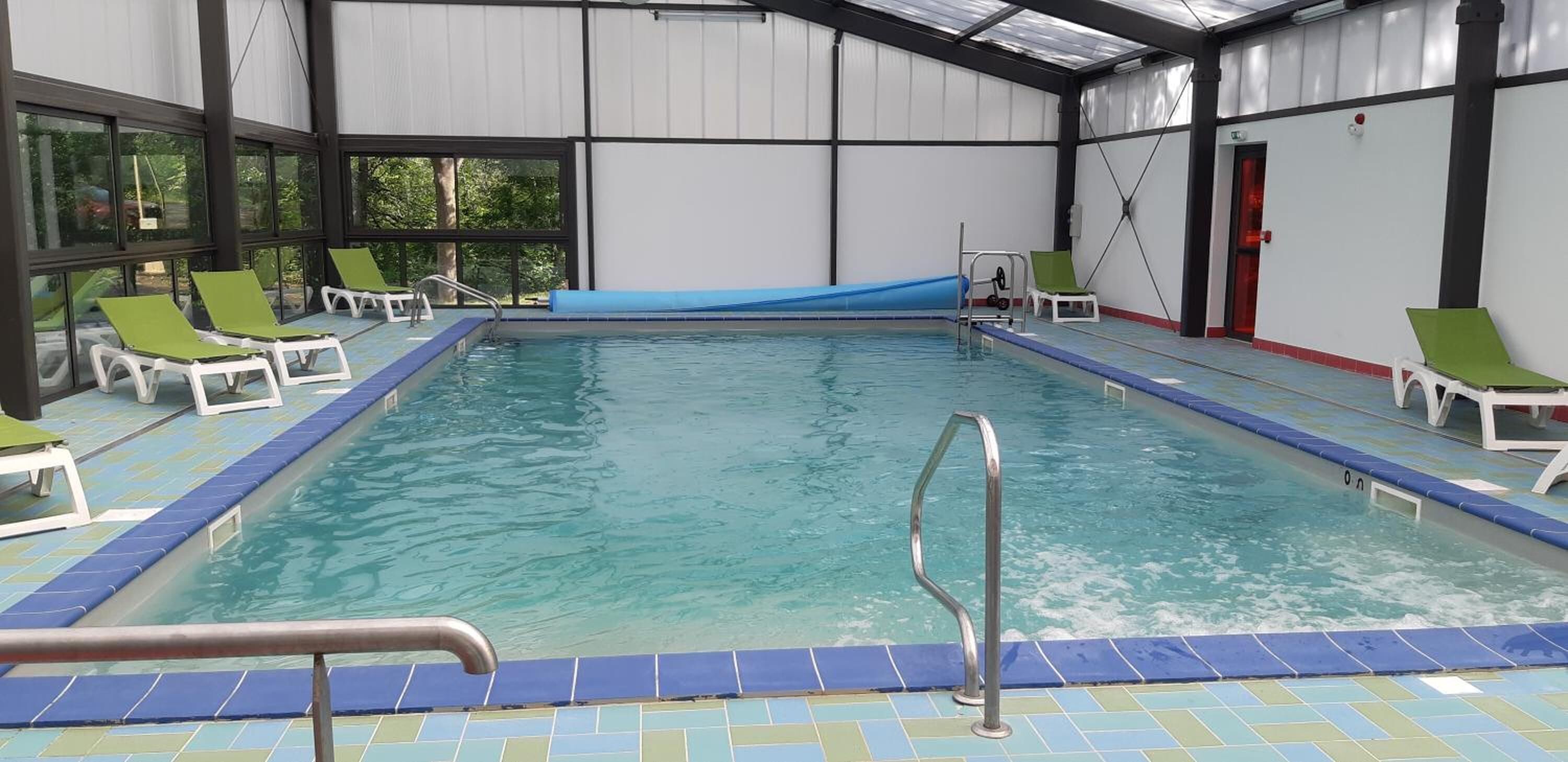 Indoor pool, pool loungers