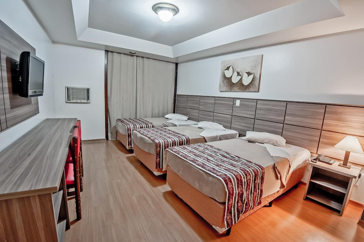 Minibar, caja de seguridad en la habitación y cortinas blackout