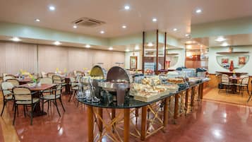 Café da manhã continental grátis todos os dias
