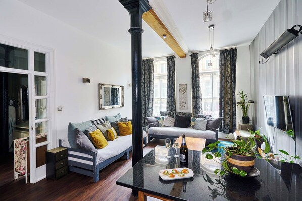 奢华公寓 | 起居区 | 乒乓球