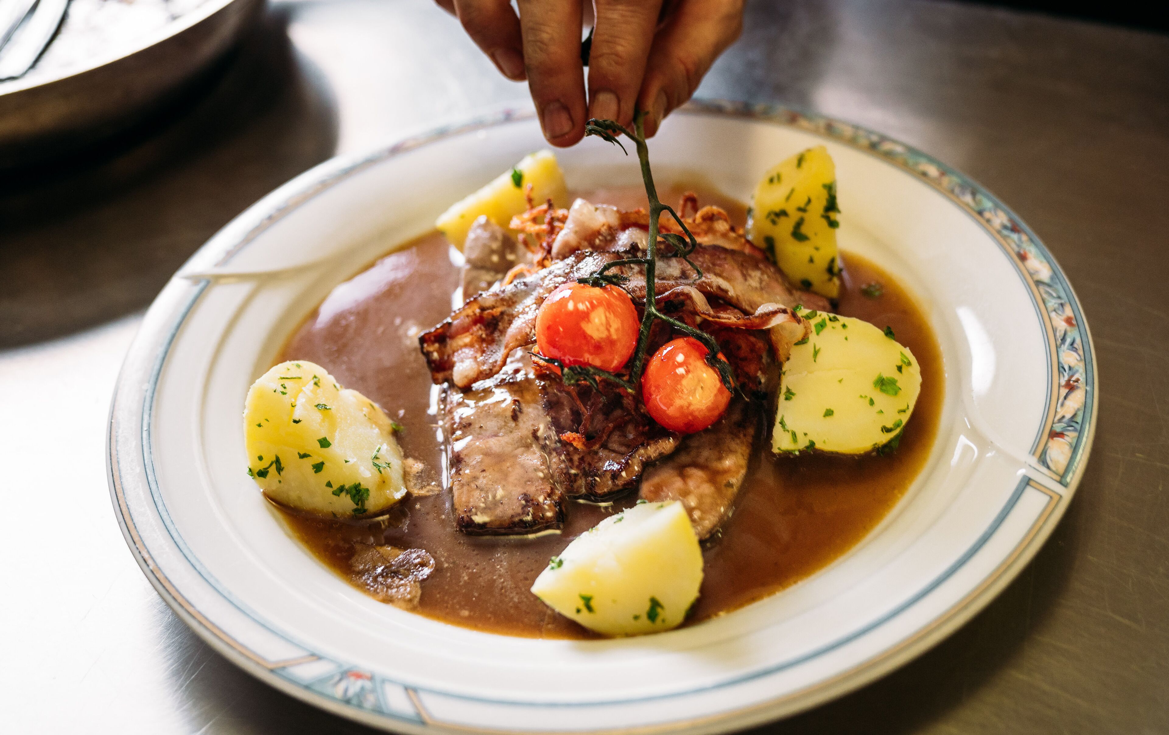 breakfast, dinner, brunch served; garden views