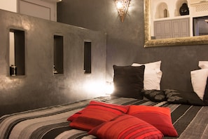 Deluxe Double Room | Premium bedding, Select Comfort beds, individually decorated - Riad Alegria (Marrakech)