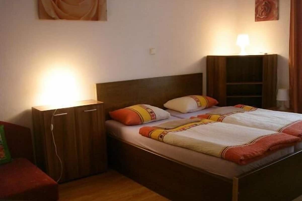 Habitación estándar | Escritorio, wifi y ropa de cama