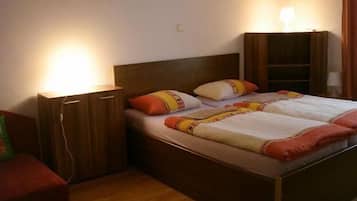 Apartment | Desk, WiFi, bed sheets