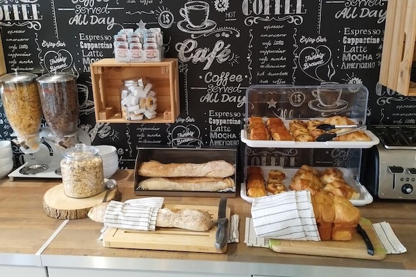 Daily buffet breakfast (EUR 9 per person)