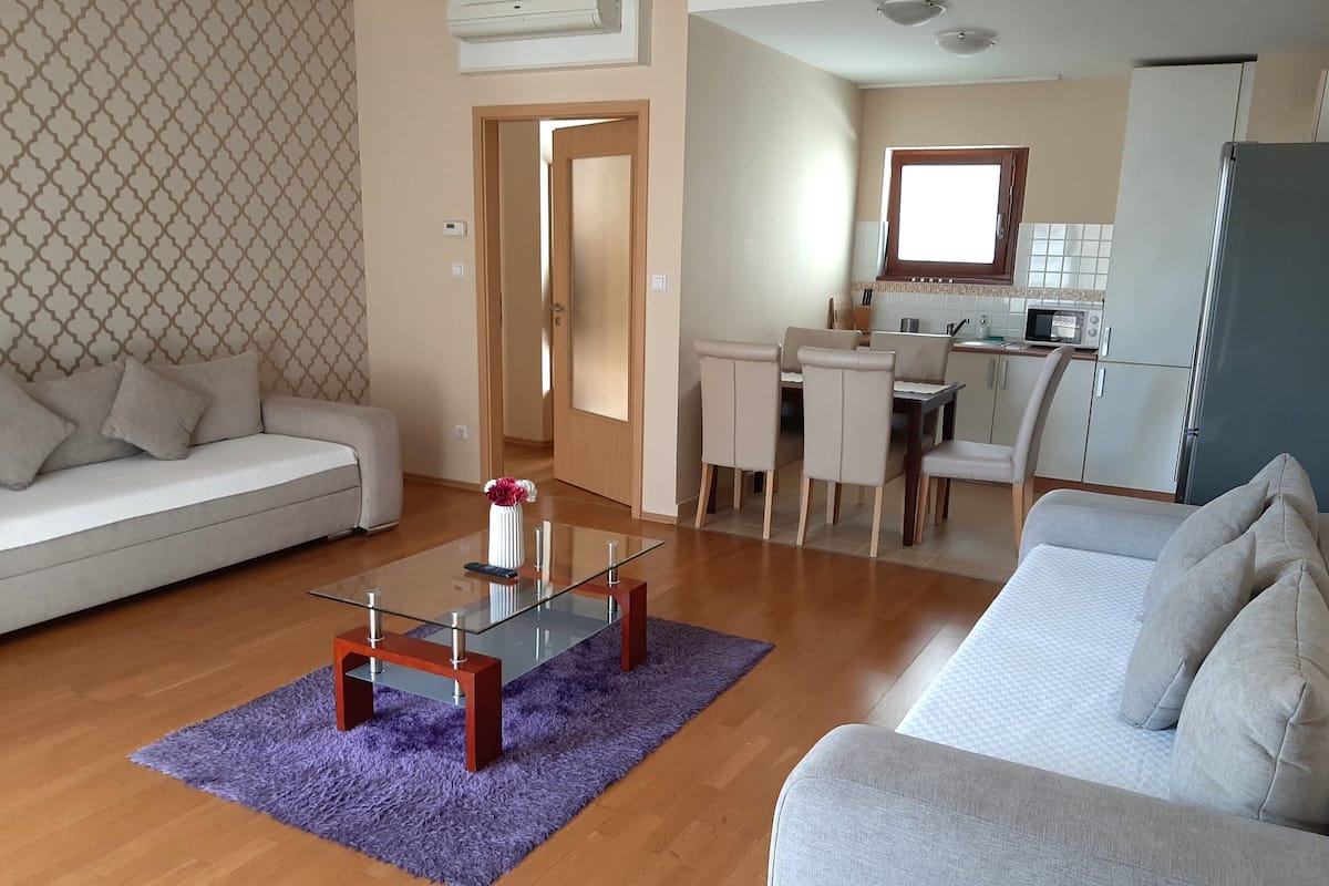 Two Bedroom Superior Apartment (1-6 adults) | Hypo-allergenic bedding available, in-room safe