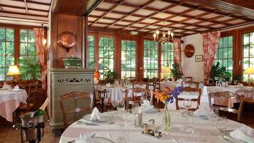 Se sirven desayunos, comidas, cenas y cocina francesa