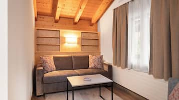 Leilighet, ikke-røyk, balkong | Allergitestet sengetøy, senger med overmadrass, minibar og barnesenger