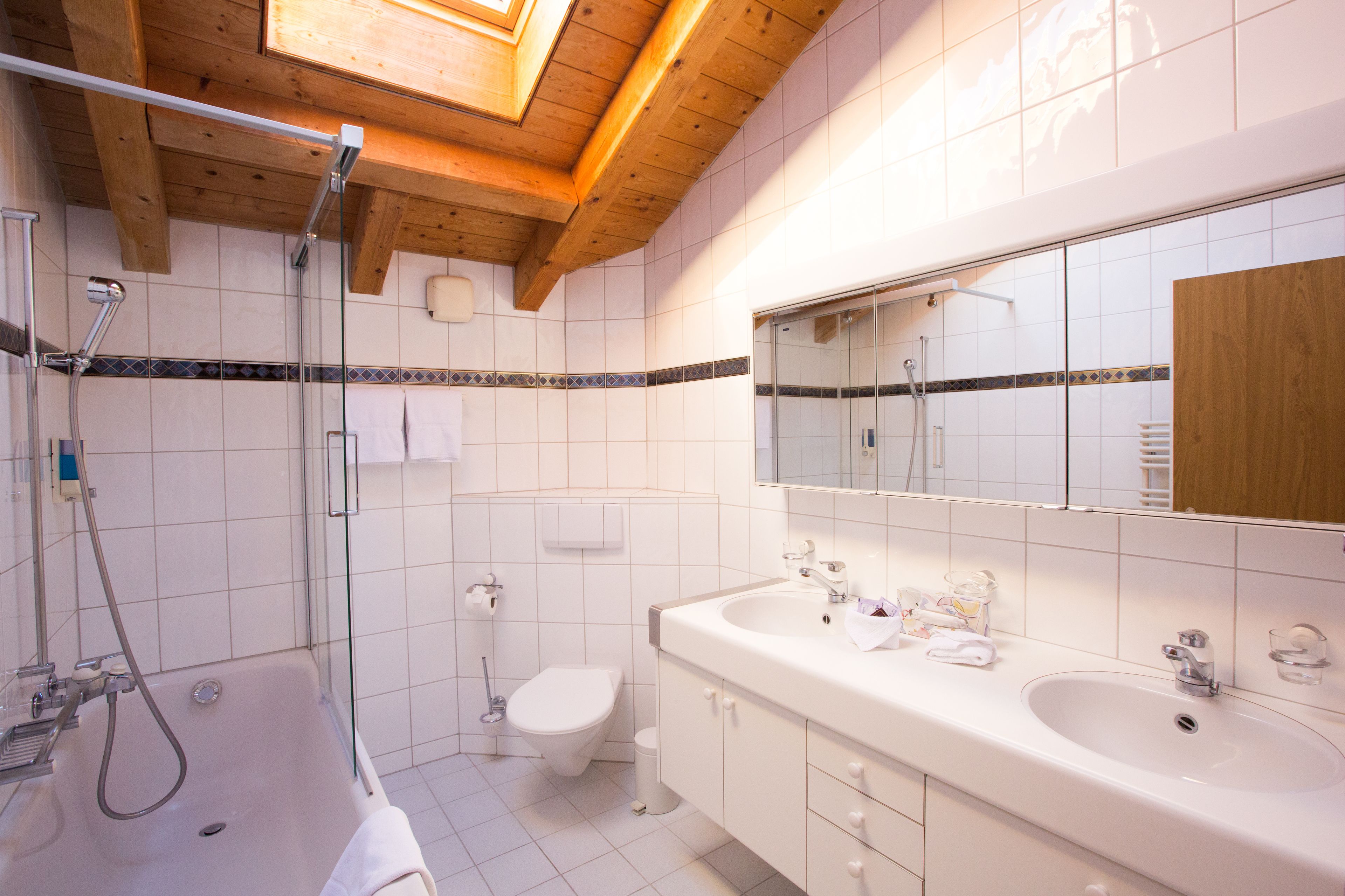 apartment, non smoking, balcony | bathroom | free toiletries, hair dryer, slippers, towels