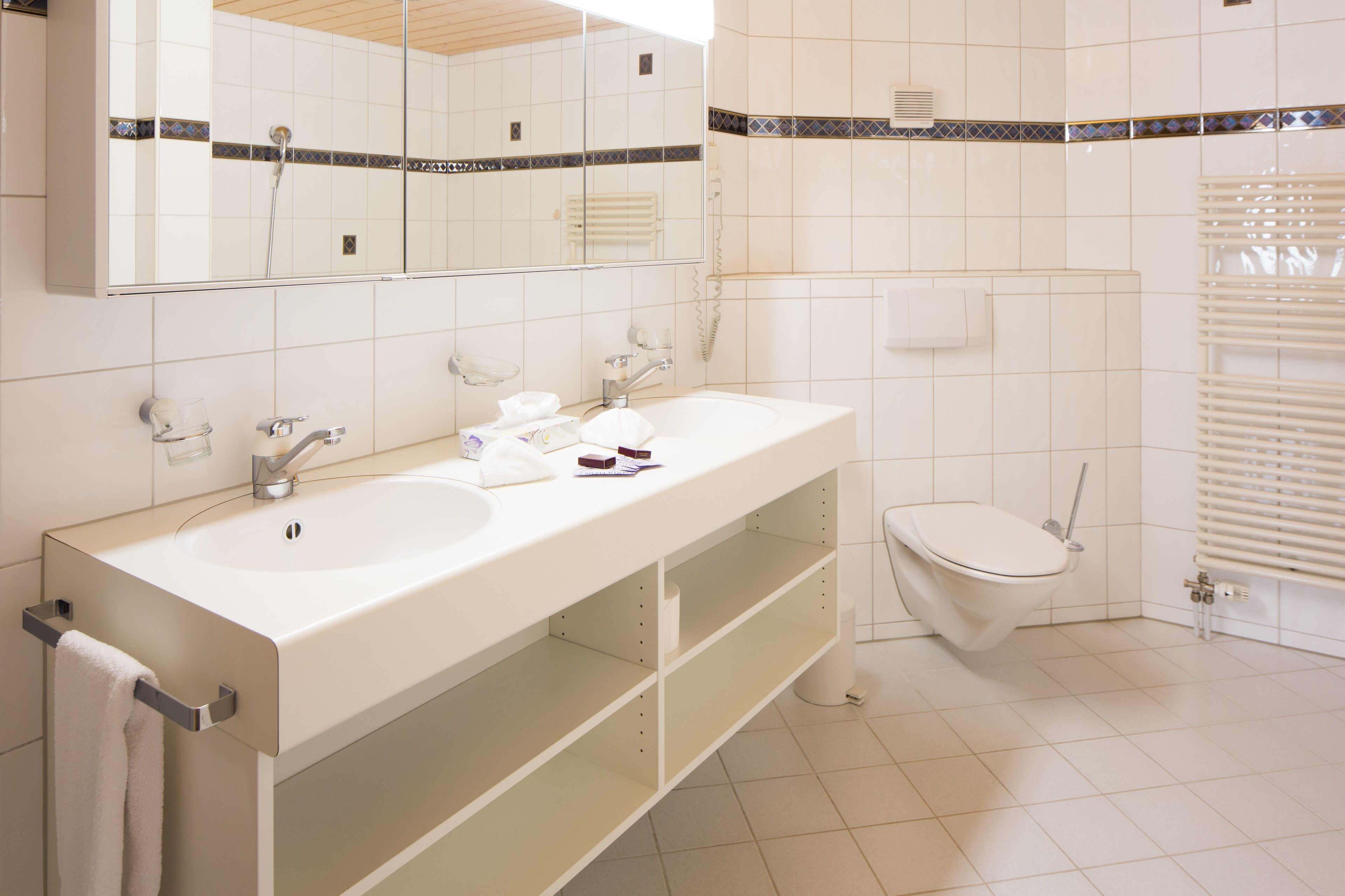 apartment, non smoking | bathroom | free toiletries, hair dryer, slippers, towels