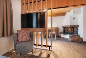 Apartment, Non Smoking, Balcony | Hypo-allergenic bedding, pillowtop beds, minibar, cribs/infant beds