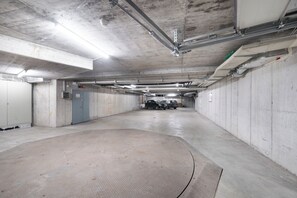 Parken ohne Service (15 CHF pro Tag)