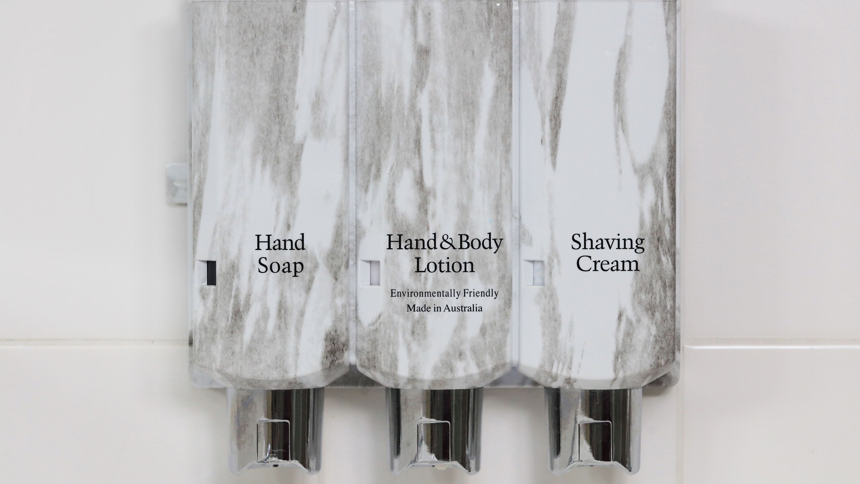 淋浴设施、免费洗浴用品、吹风机、毛巾