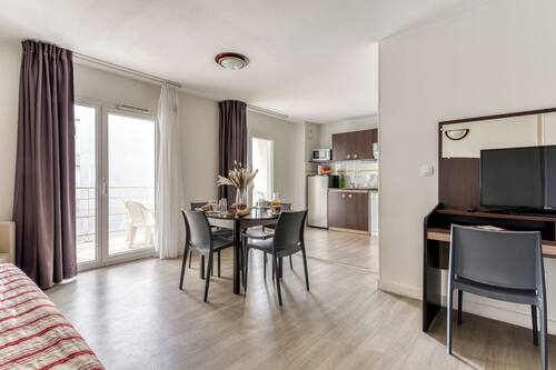 Apartment, 2 Bedrooms (1 à 6 personnes) | Living area