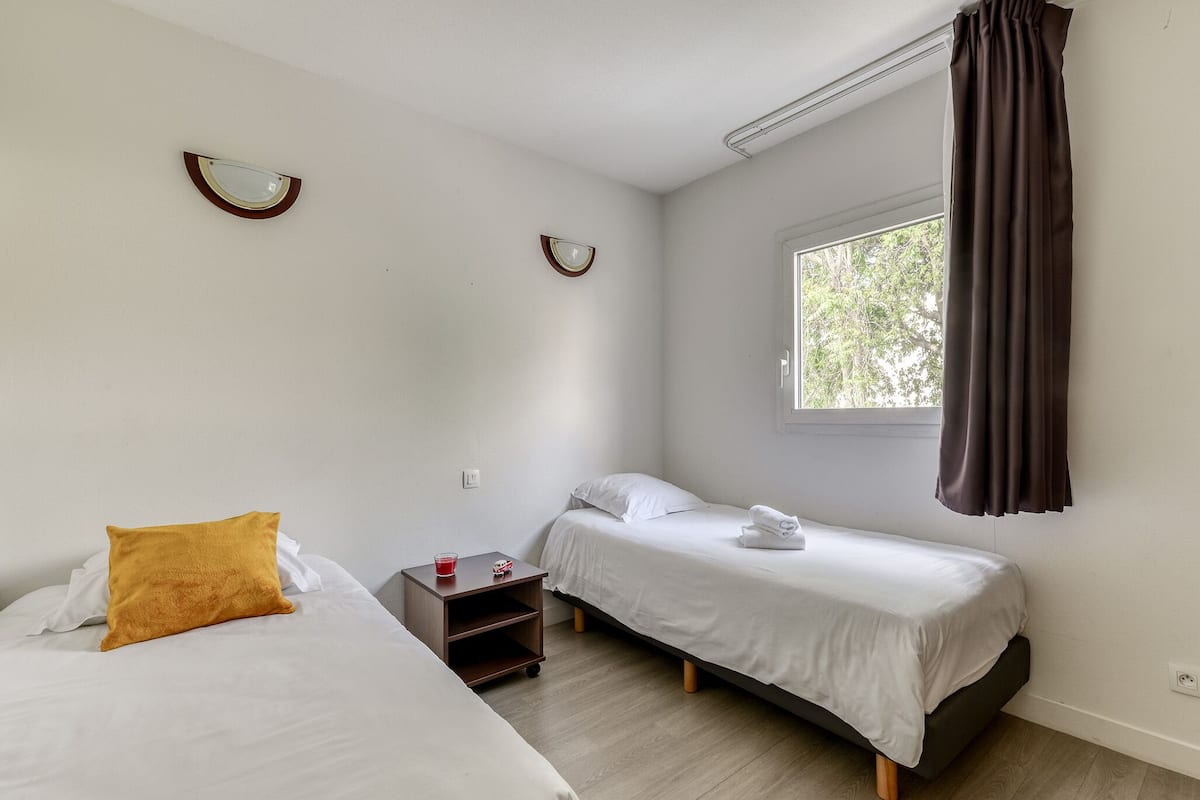 Desk, soundproofing, iron/ironing board (on request), free WiFi