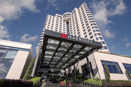 Exterior. Istanbul Marriott Hotel Pendik