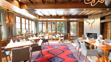 Frühstück, Mittagessen und Abendessen