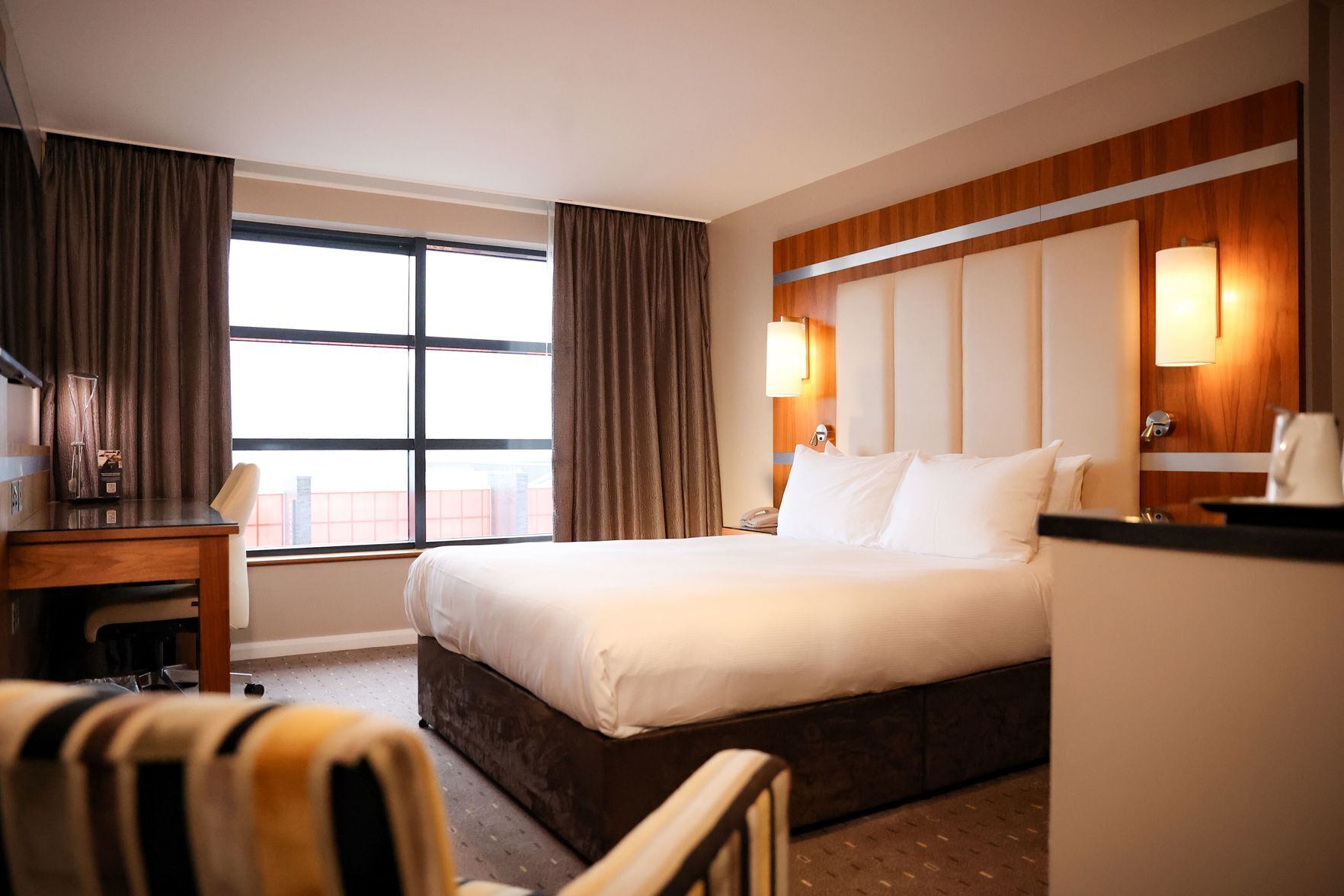 Allergikerbettwaren, Zimmersafe, Bügeleisen/Bügelbrett, Reisekinderbett