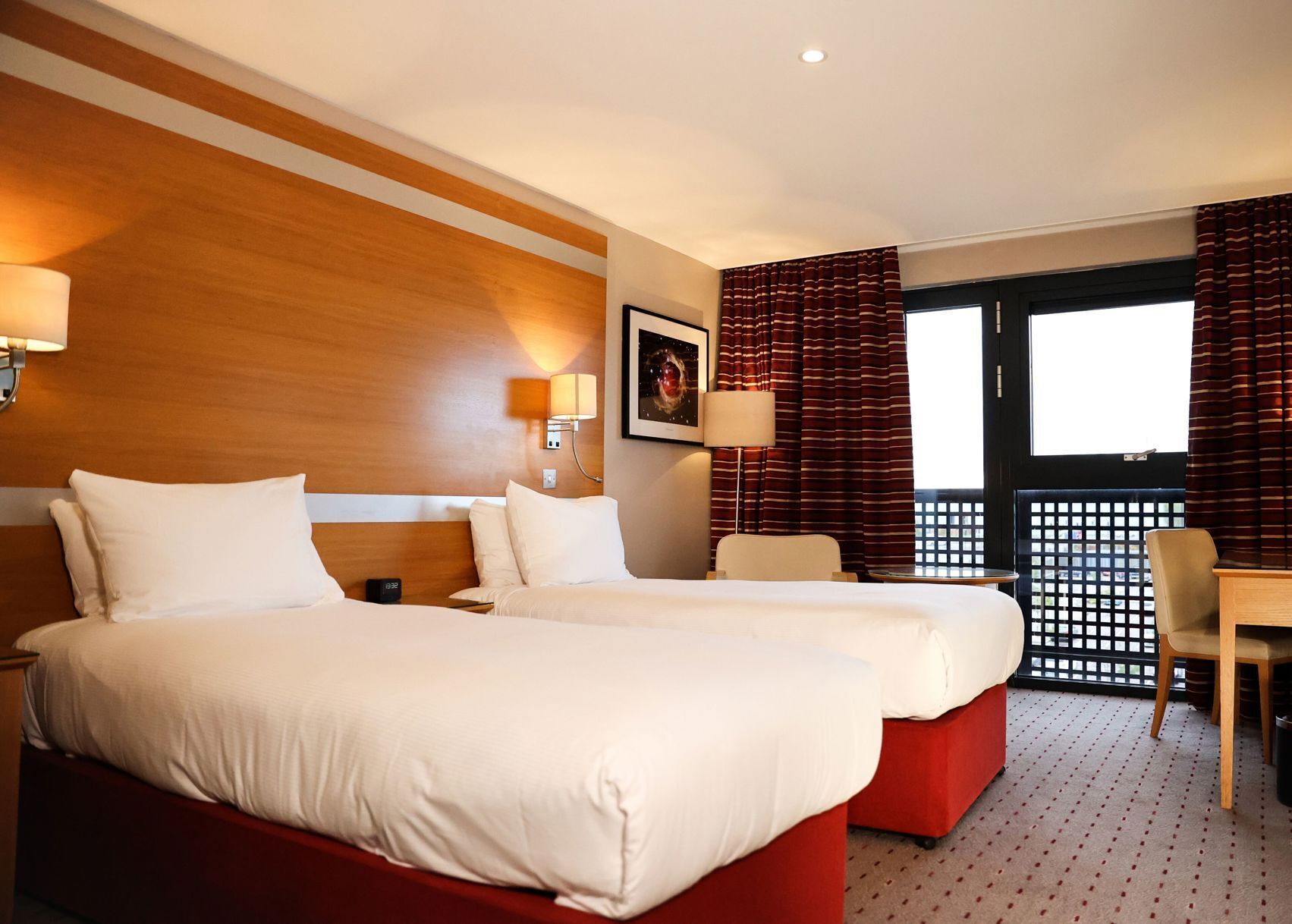 Allergikerbettwaren, Zimmersafe, Bügeleisen/Bügelbrett, Reisekinderbett