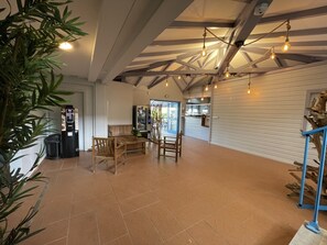 Lobby lounge