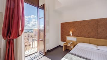 Quarto standard | Edredons de pluma, camas com colchões de espuma com sistema de memória