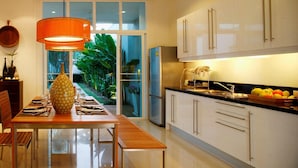 เครื่องชงกาแฟ/ชา, ตู้เย็นขนาดใหญ่, ไมโครเวฟ, เตาประกอบอาหาร