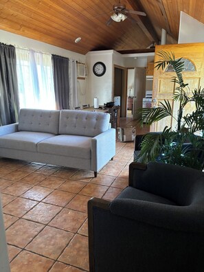 2 Bedroom Cottage | Wohnbereich