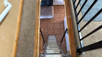 2 Bedroom River Front Cabin with a Loft #10