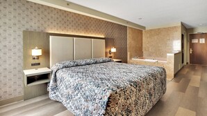 Basic Room, 1 Katil Ratu (Queen), Hot Tub | Seterika/papan seterika, Wi-fi percuma, cadar katil 