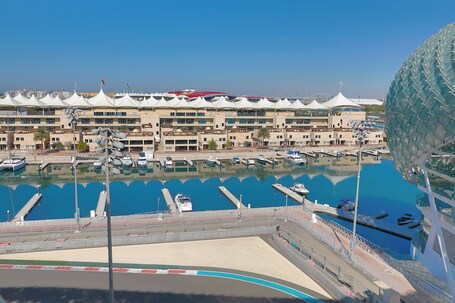 W Abu Dhabi Yas Island - Image 41