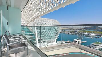 Fantastic Suite, 1 Bedroom, Balcony with Complimentary Yas Beach Access | 1 habitación, ropa de cama hipoalergénica y minibar