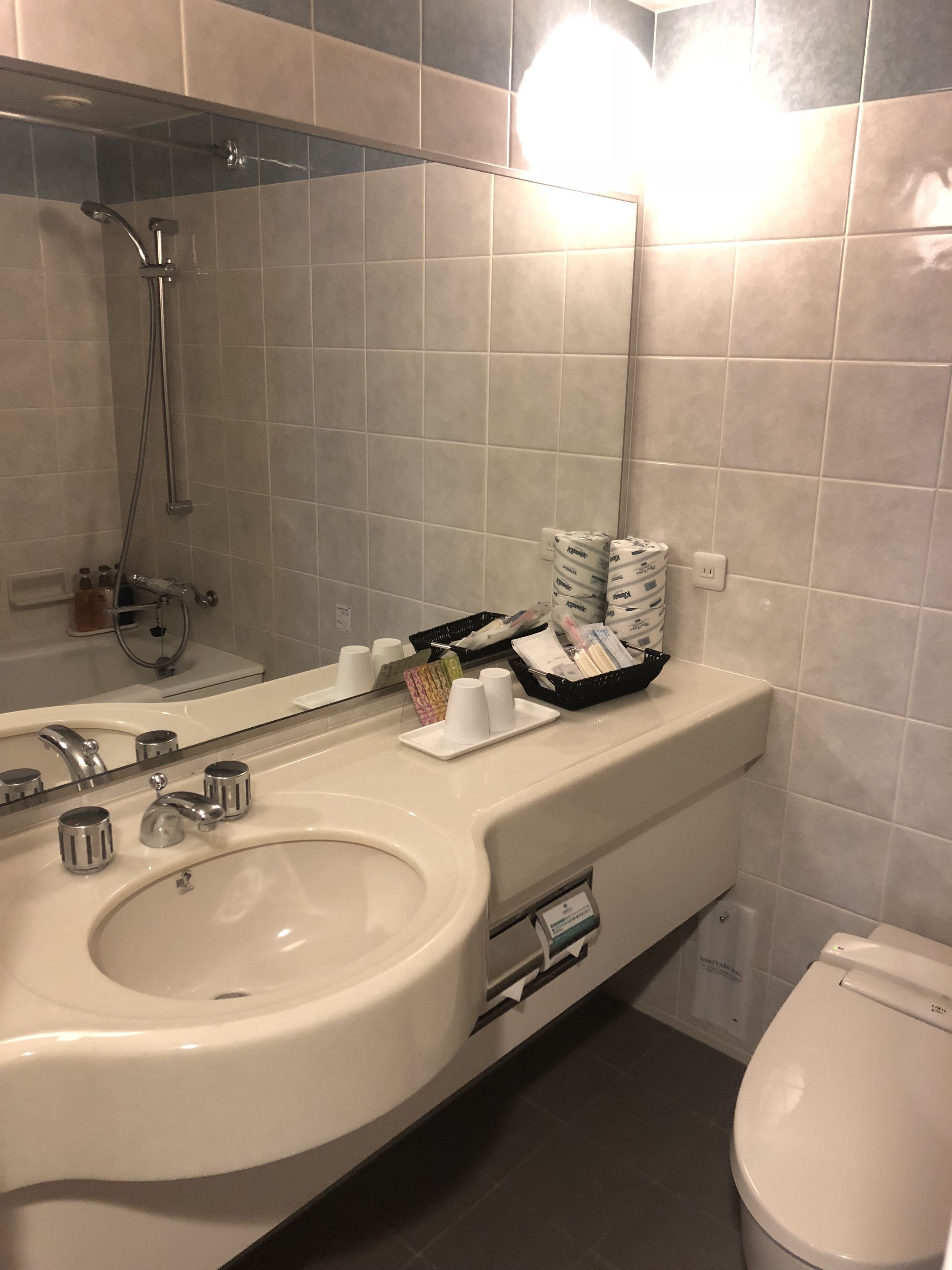 family room, non smoking | 1 bedroom, down duvets, desk, blackout curtains