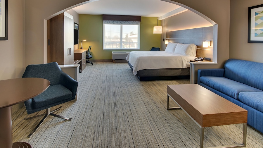 Holiday Inn Express & Suites Columbus – Fort Benning Maingate by IHG