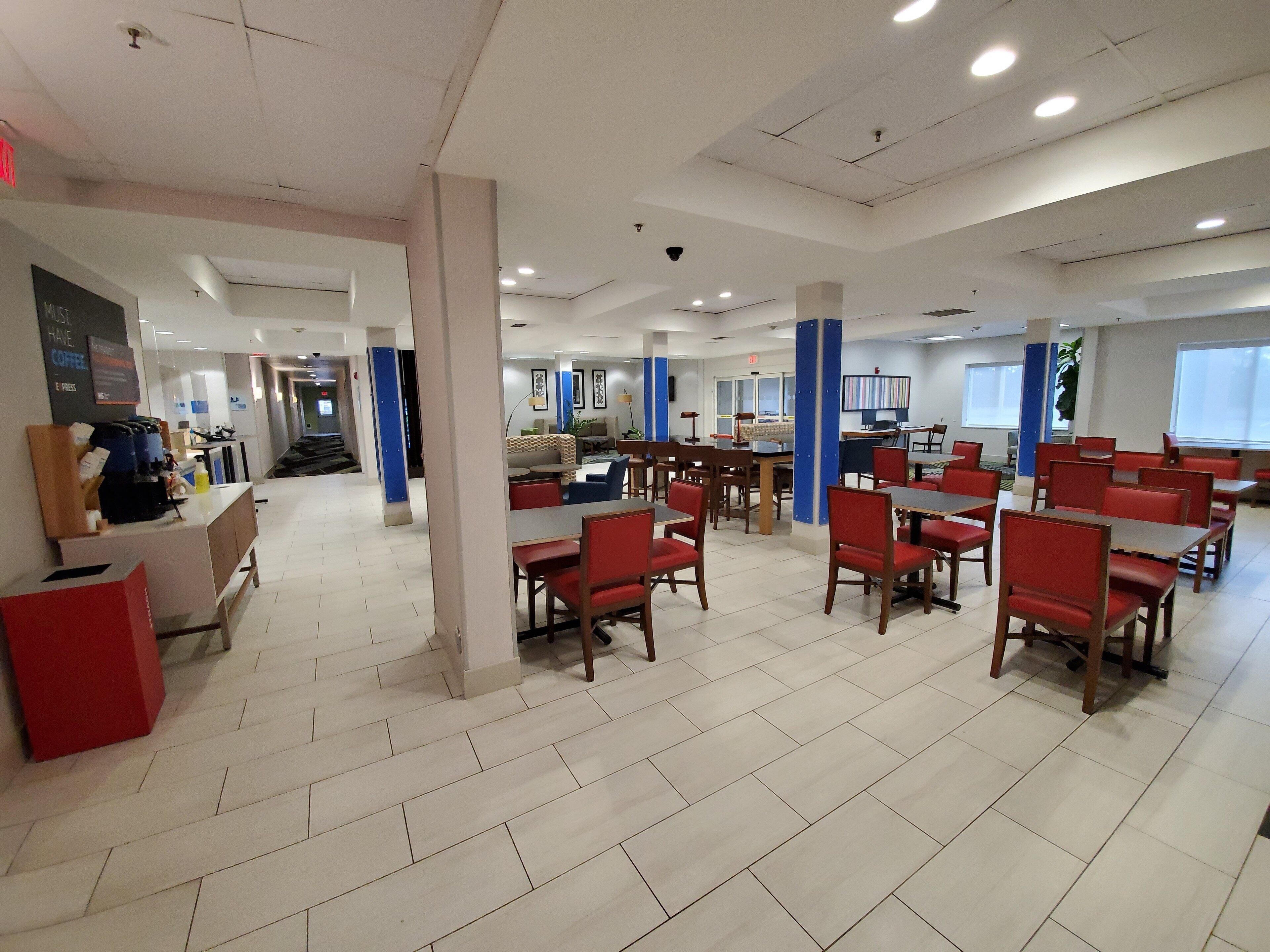 free daily continental breakfast