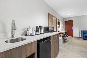 Svit - 1 kingsize-säng | 1 sovrum, skrivbord, mörkläggningsgardiner och strykjärn/strykbräda