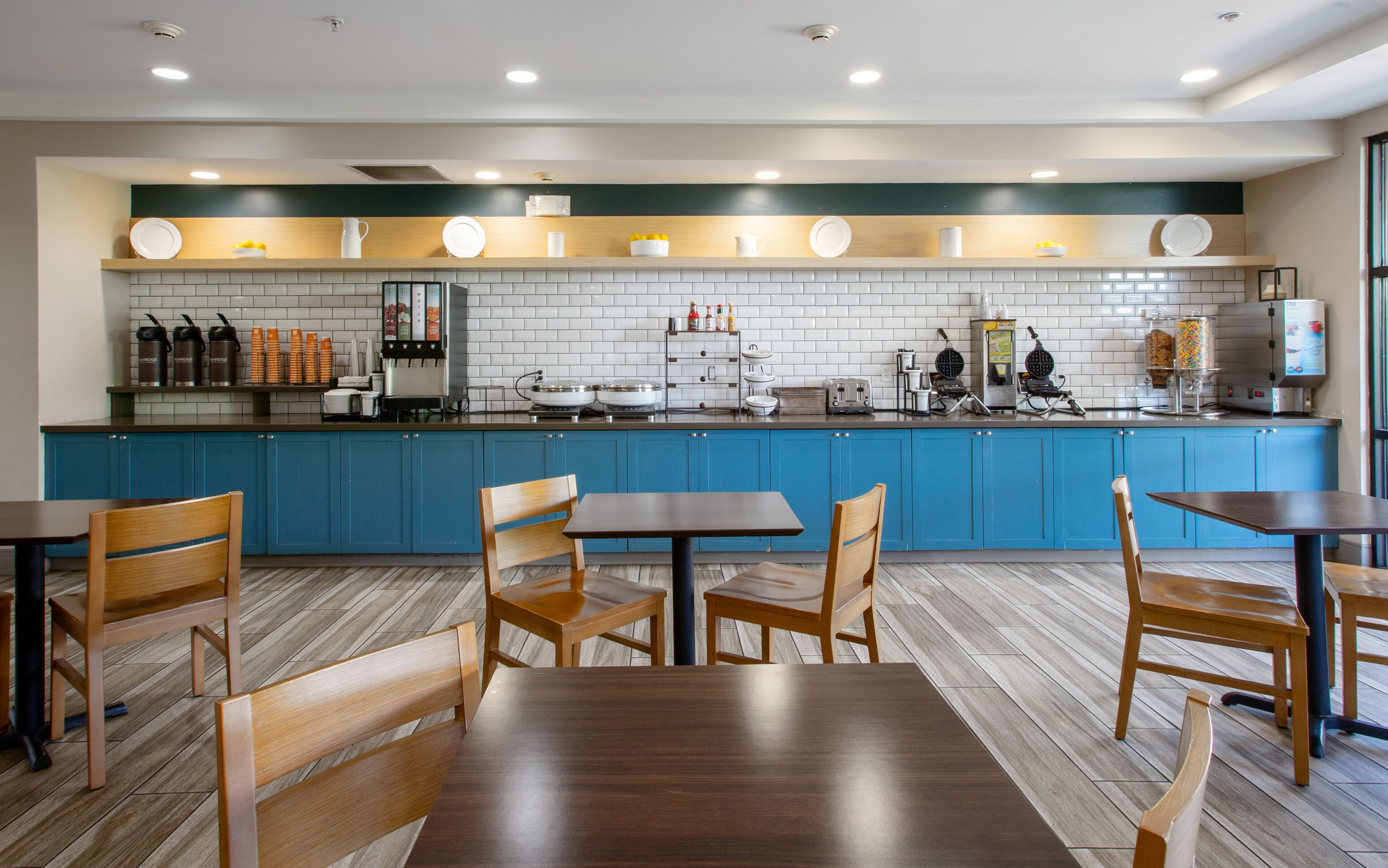 free daily continental breakfast