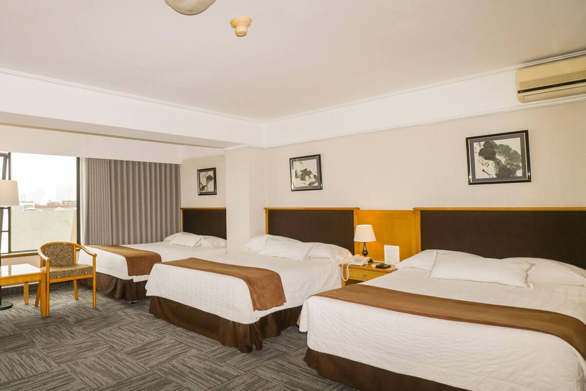 1 bedroom, down duvets, minibar, in-room safe