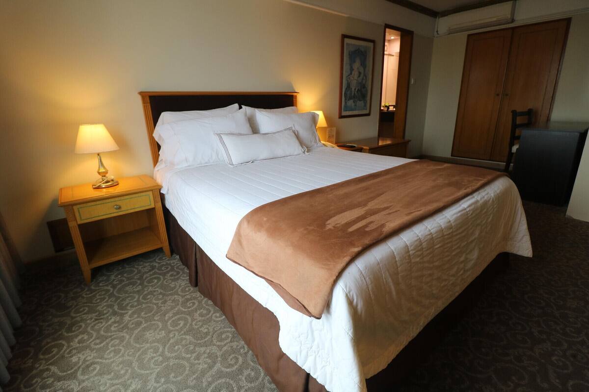 1 bedroom, down duvets, minibar, in-room safe