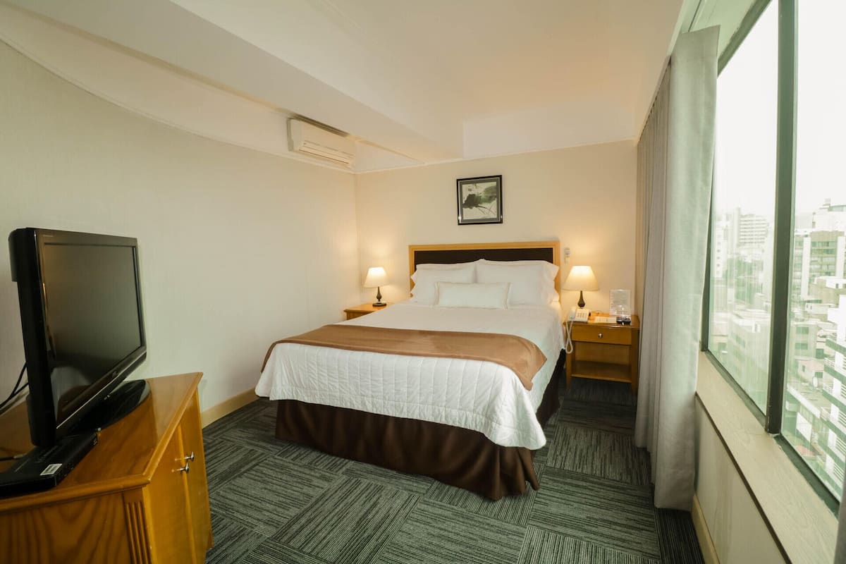 1 bedroom, down duvets, minibar, in-room safe