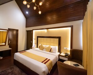 Superior Room | Select Comfort beds, individually decorated, individually furnished - The Highland Park (Manali)