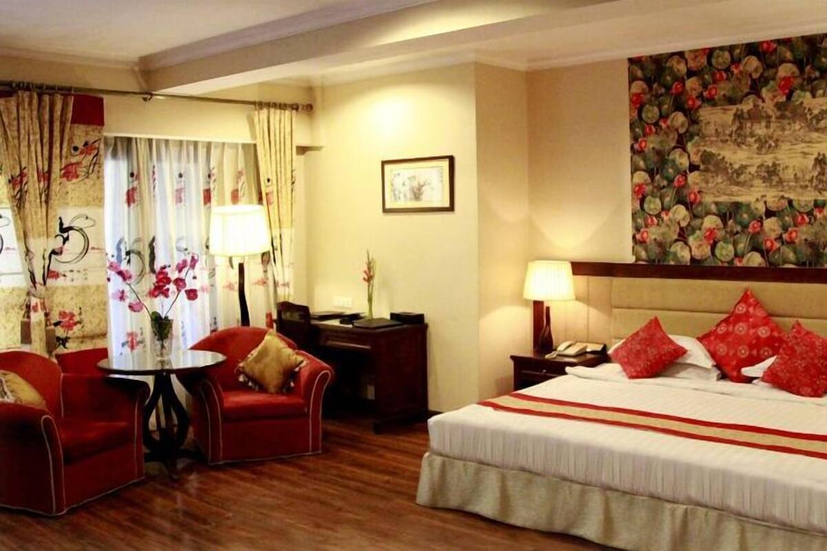 Deluxe Room, 1 Katil Kelamin (Double) | Bar mini, peti besi dalam bilik