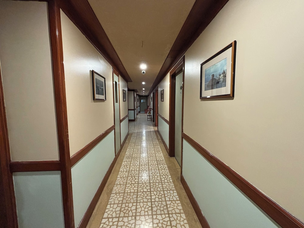 Hotel Pradeep by null