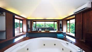 Luxury Penthouse | 1 bedroom, minibar, in-room safe, desk